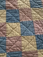 Vintage hand quilted quilt pastel colors very good condition
