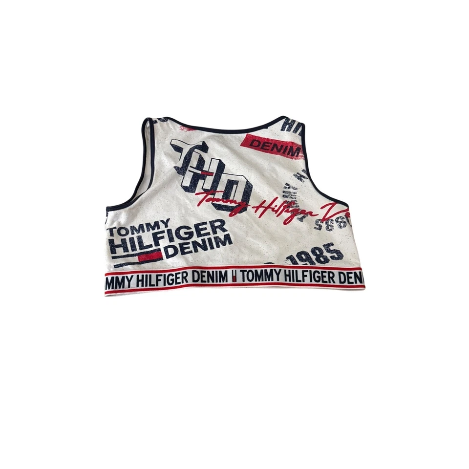 Blusa jeans Tommy Hilfiger branca vermelha logotipo sem mangas GG feminina - Imagem 2 de 4