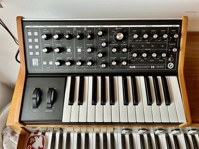 Moog Subsequent 25 Synthesizer + Dust Cover +  Garantie