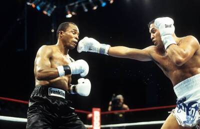 Hector Camacho Throws A Right Punch To Sugar Ray Leonard BOXER BOXING OLD PHOTO