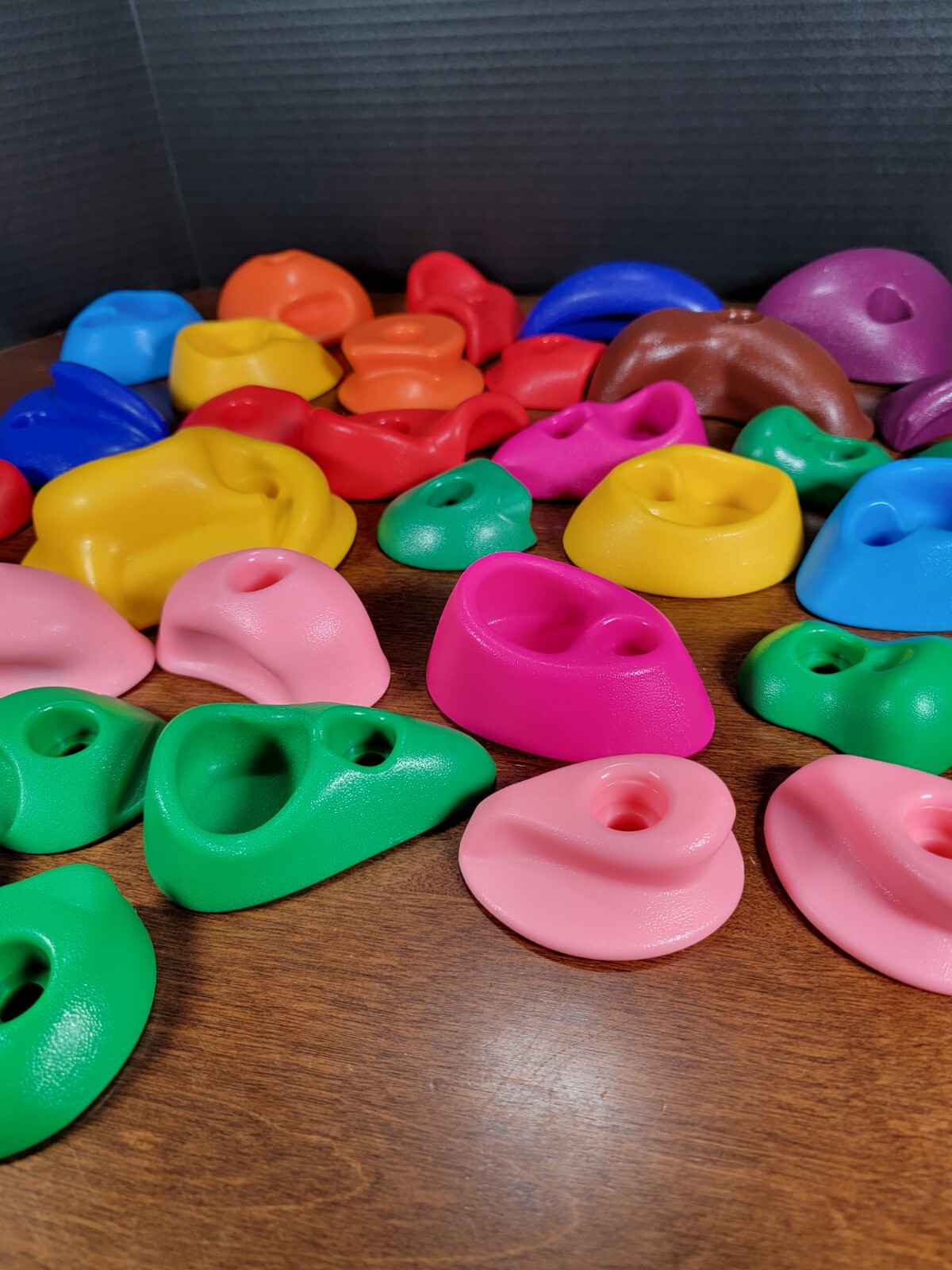 32Pcs Climbing Holds Durable Rock Wall Climbing Holds For Indoor