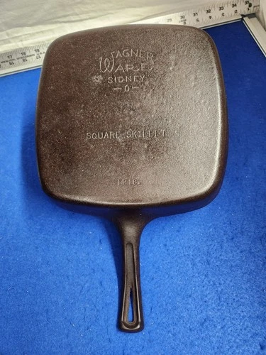 Vintage 9.5" Wagner Square Cast Iron Skillet 1218, Minor Pitting
