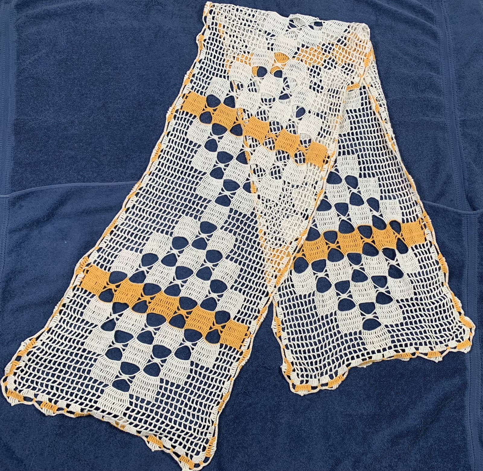 Lot of 40 Vintage Cutter Craft Table Runners Linens Doilies