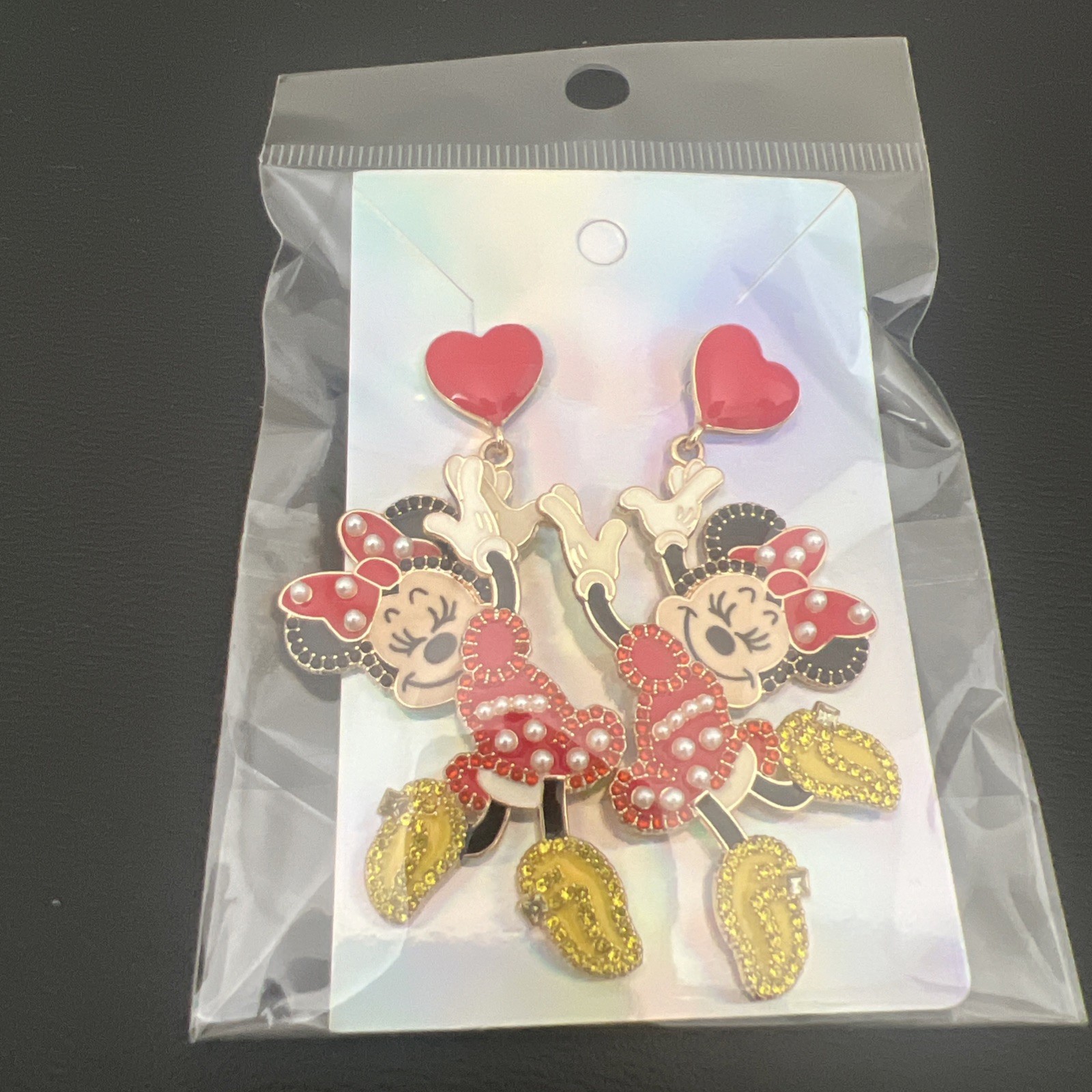 NEW DISNEY x BAUBLEBAR MINNIE MOUSE BEADED LOVE DANGLE EARRINGS RED COLOR