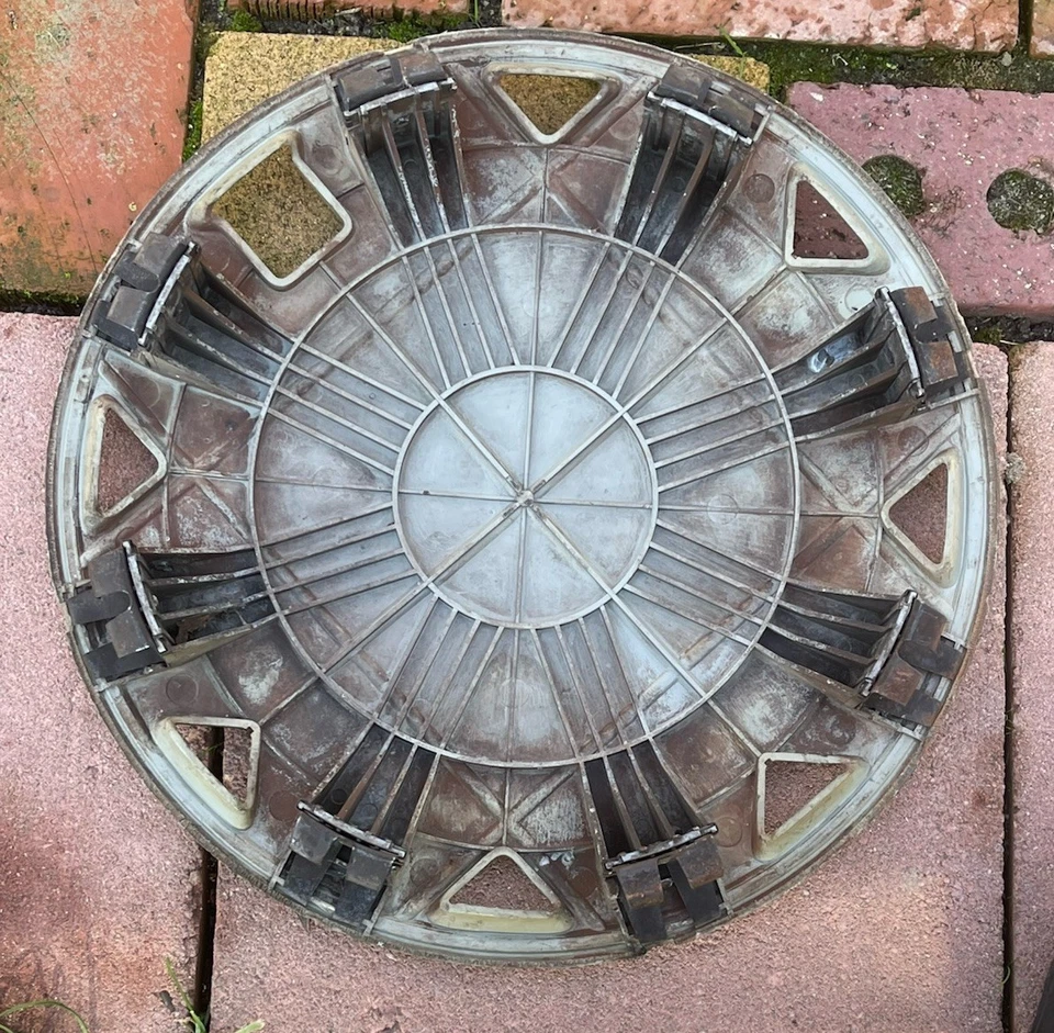 SUBARU Loyale RS 1987/1991 Turbo tapacubos OEM dorado 13 pulgadas tamaño completo RARO Foto 3 de 4