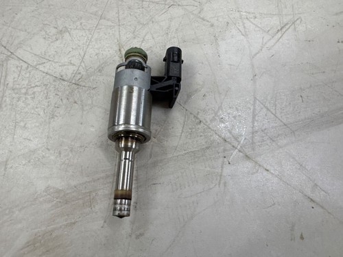 Volkswagen Golf VII 2014 Benzin Injektor Einspritzdüse 04E906036E 77kW