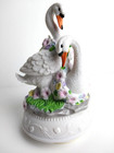 Vtg Schmid Musical Revolving Figurine Pair of Swans Flowers Plays Swan Lake 1989