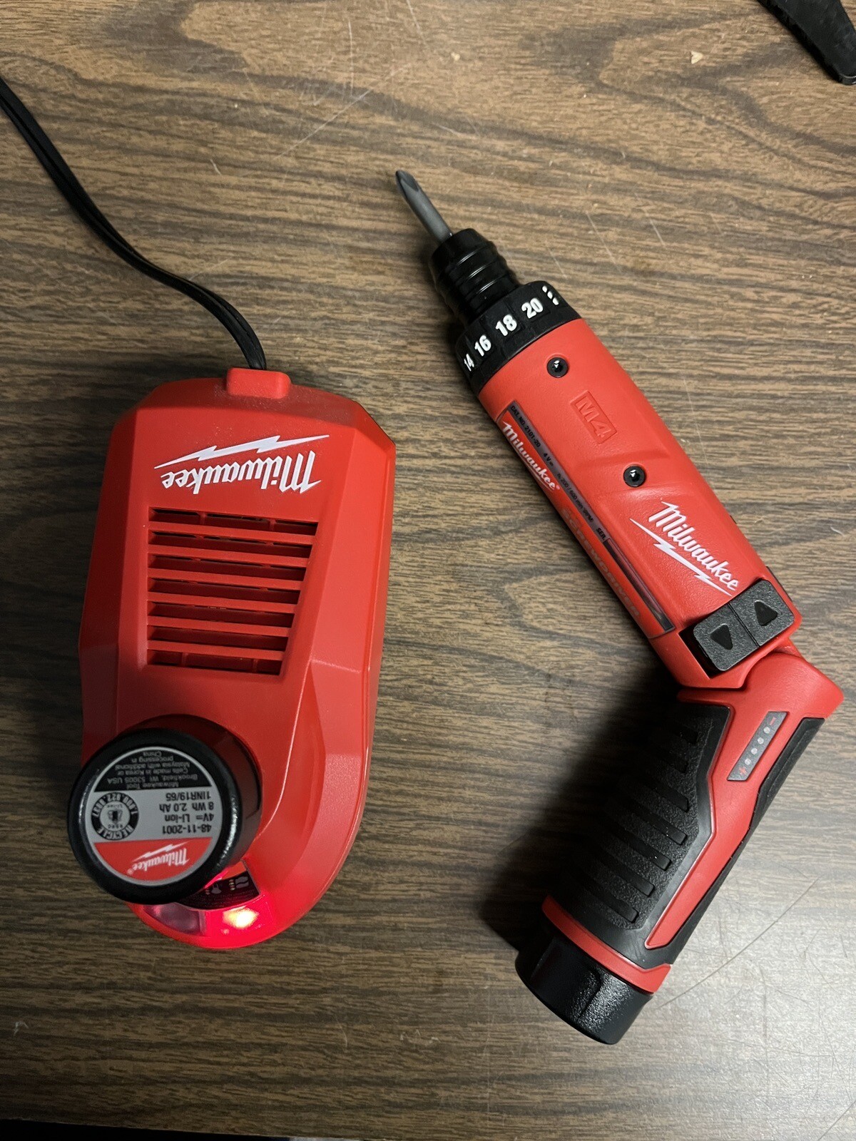 "Milwaukee M4 1/4" Hex Screwdriver Red (210120) eBay