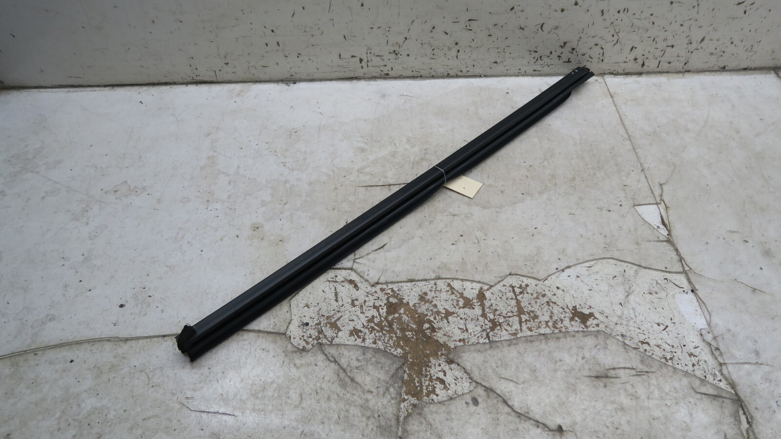 20142018 Infiniti QX60 OEM Left Front Door Window Inner Weatherstrip