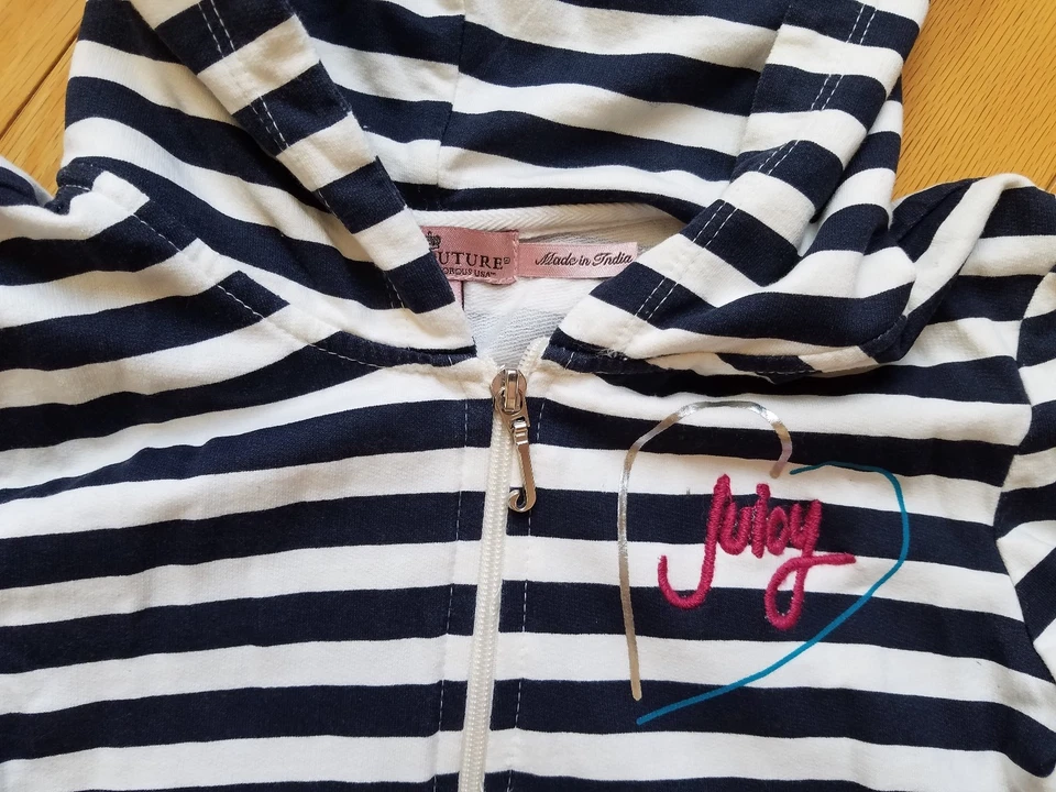 Usado en Excelente Condición Juicy Couture Cárdigan a Rayas con Capucha Manga Corta Talla 10  Foto 2 de 4