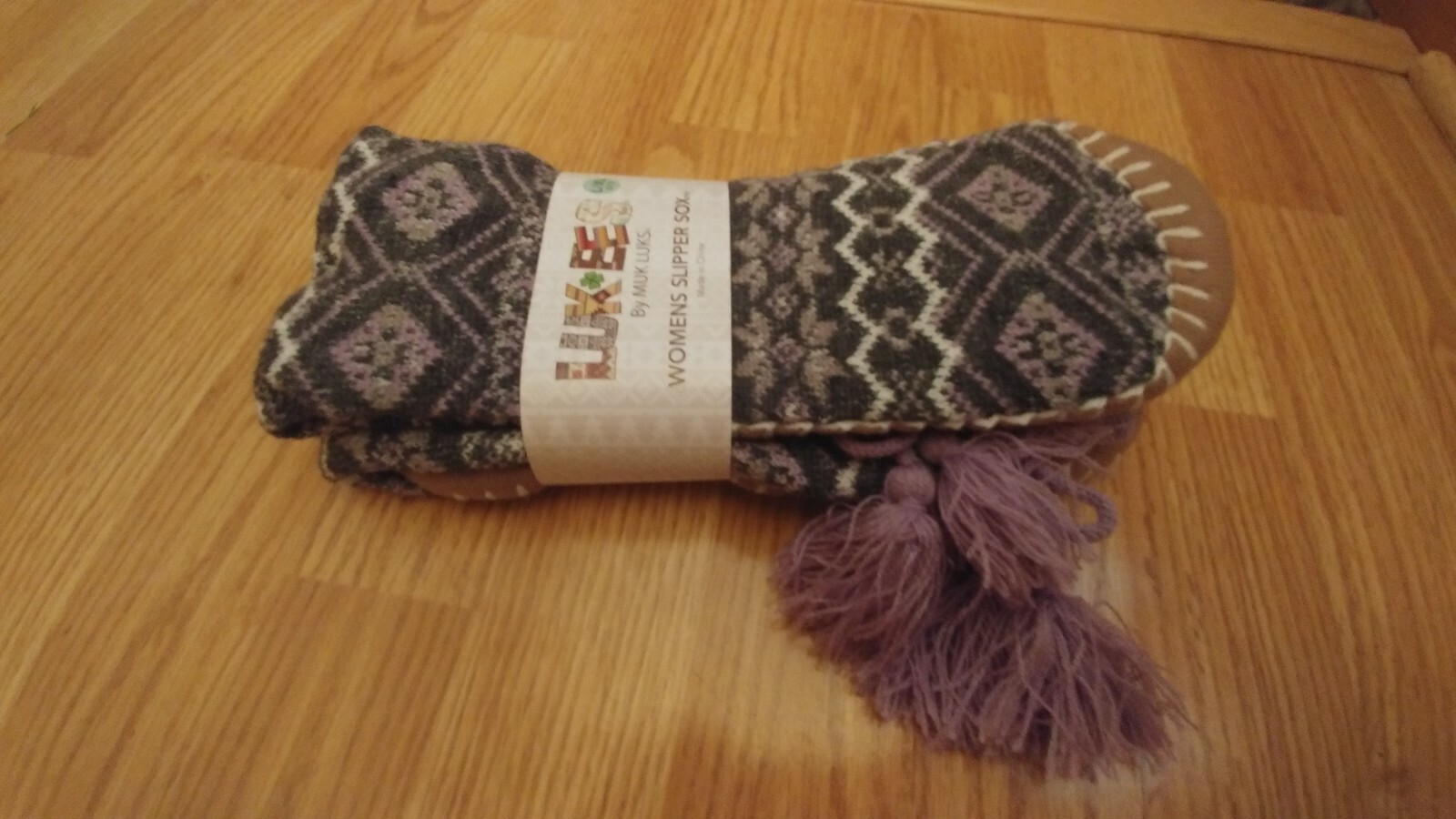 SAOLA Bellissime calze ciabatte in maglia nuove con etichette di Muk Luks metà polpaccio S M (5 7) con suola gripper