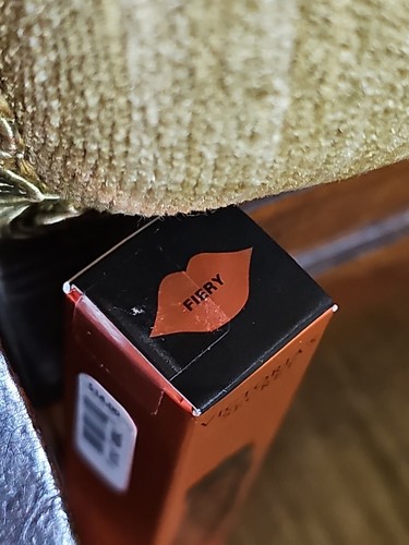 Victoria's Secret Velvet Matte Metallic flüssige Lippen 3,1 g 0,11 Oz. FIERIG NEU - Bild 2 von 2