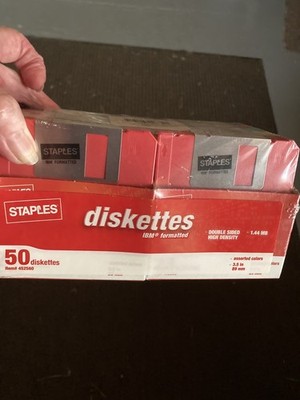 Staples 3.5'' Floppy Disks 50 Pack Assorted Color Diskettes 1.44MB IBM Format New