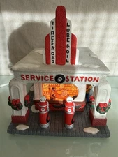 Vintage 1999 St Nicholas Square Christmas Village Service Station Like Dept 56