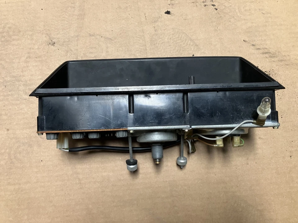 Cuadro de instrumentos velocímetro BMW 2002tii Tii E10 Foto 3 de 3
