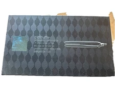 ghd Platinum+ Styler Festive Gift Set ― 1" Flat Iron Hair Straightener + More