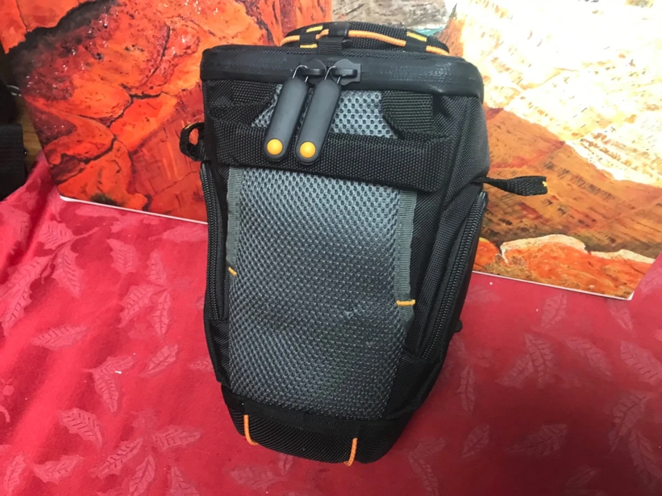 Case Logic SLR Zoom Camera Holster Bag SLRC-1Z Black/Gray/Orange NEW - Image 3 of 4