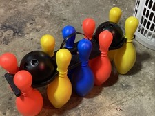 Vtg Kids Plastic Bowling Kit READ