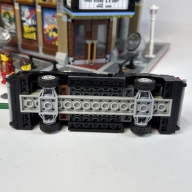 LEGO Creator Expert: Palace Cinema (10232) 99% Complete With Figures Retired
