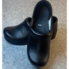 Dansko Women Black Leather Professional Clogs Wide EU Size 38 US Size 7.5 **NWOT