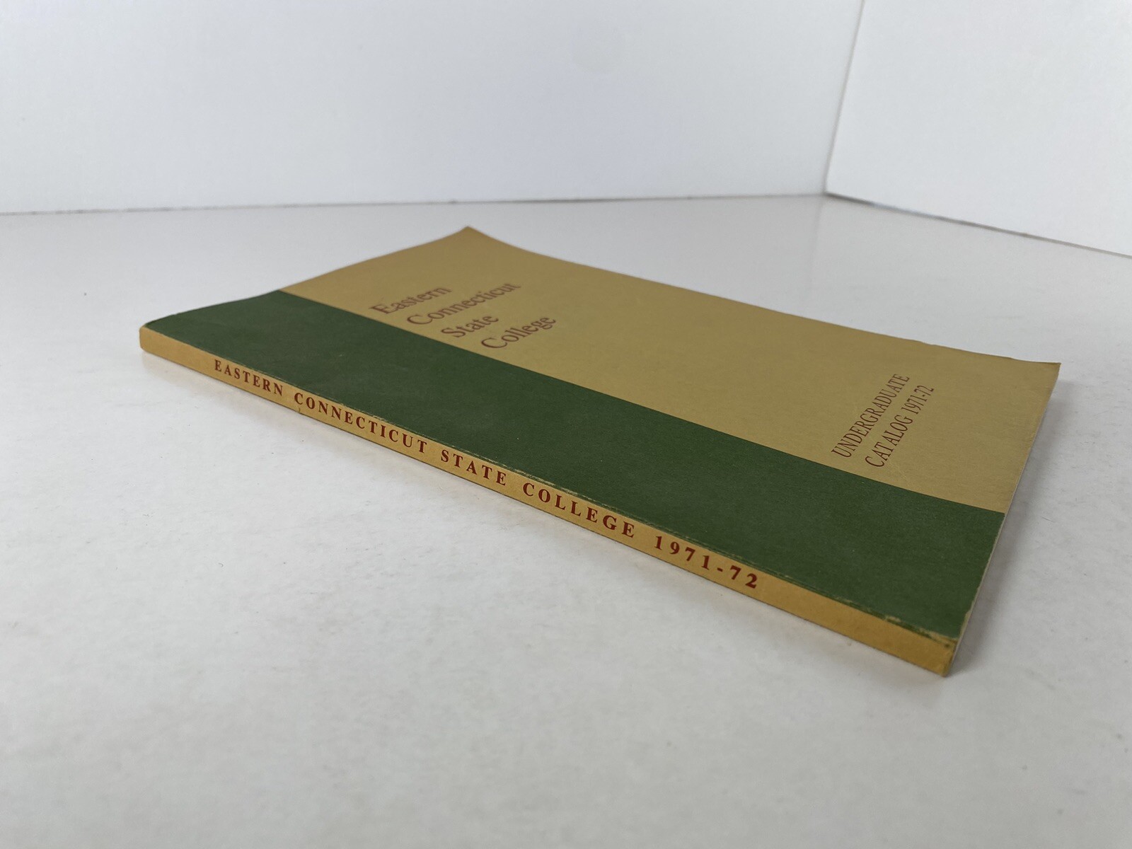 Eastern Connecticut State College Undergraduate Catalog 1971-1972 Vintage ESCU