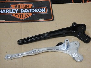 Harley Davidson Softail 65436-00 Muffler Support Bracket