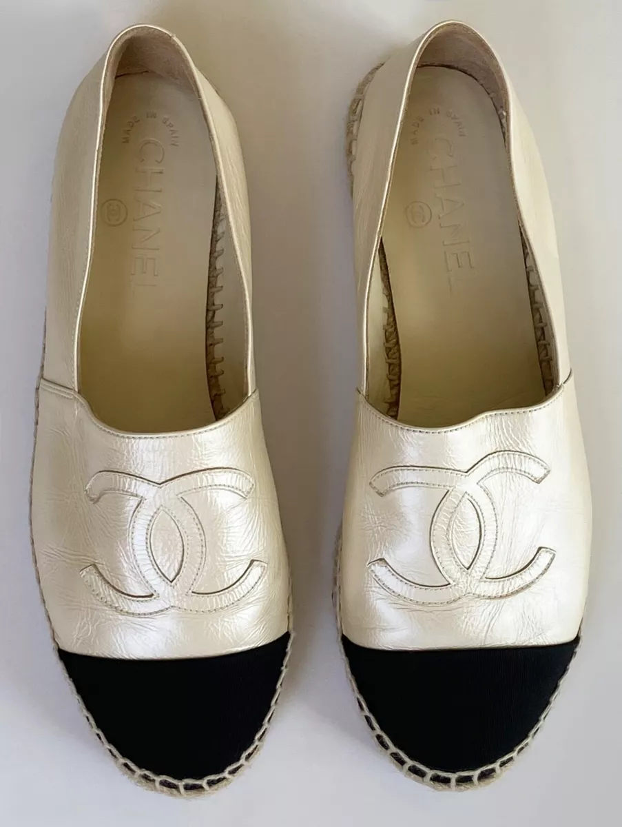 CHANEL IVORY PEARLIZED DOUBLE SOLE LEATHER BLACK GROSGRAIN ESPADRILLES  FLATS 37