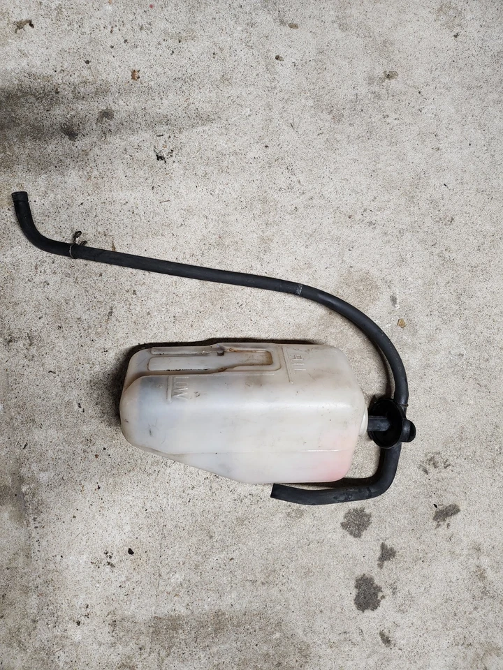 Tanque radiador reserva Toyota Corolla 1996 Foto 2 de 4