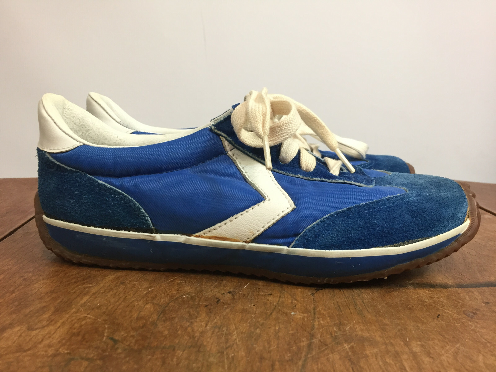 Vintage 70s 80s Converse Running Shoes Athletic Sport… Gem