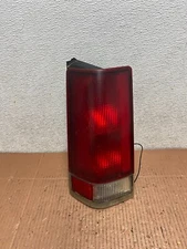 2000 to 2002 Chevrolet Express Left LH Side Tail Light Oem M0150 DW