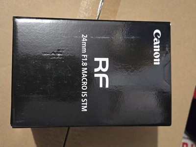Canon RF 24mm f/1.8 MACRO IS STM Wide Angle Lens - Canon RF for