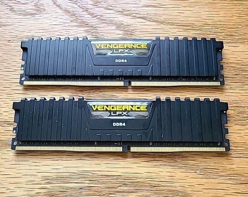 Corsair Vengeance LPX 32GB (2x16GB) DDR4 2400MHz CMK16GX4M1A2400C14 FAST SHIP