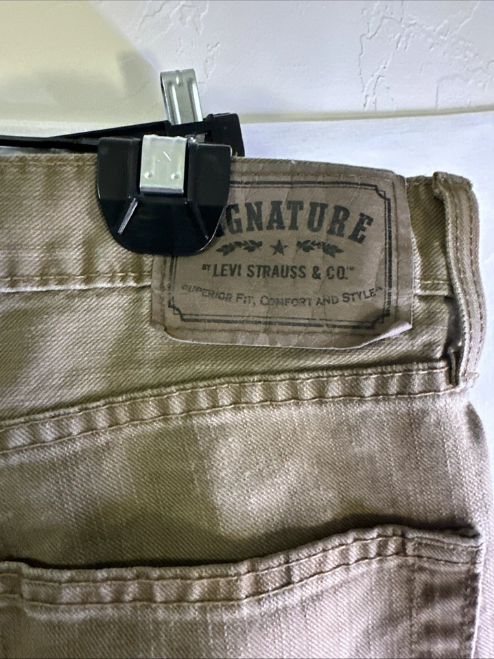 Levi’s Jeans Signature Taper 32x30 See Pictures - Image 3 of 4