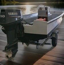 16ft. Boston Whaler, 50hp.Yamaha 2stroke,with Low Hrs.Center Console Refurbished