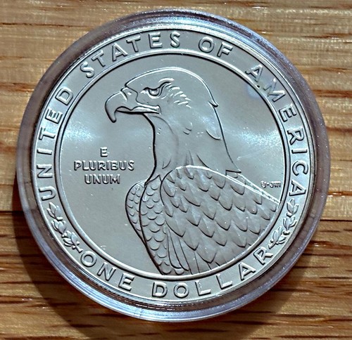 1983-P OLYMPIC COMMEMORATIVE UNCIRCULATED SILVER DOLLAR IN BOX - Picture 3 of 4