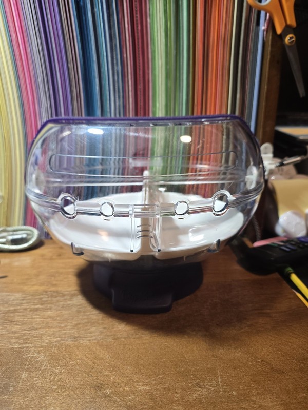 BUG SULLY YARN DISPENSER