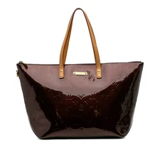 Authenticated Louis Vuitton Monogram Vernis Bellevue GM Purple Leather Tote Bag