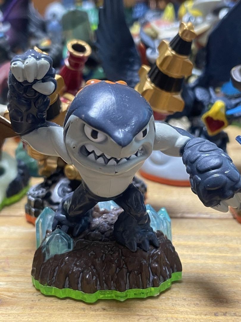 スカイランダーズ 42 個 とポータル1個 スカイランダーズ 42 個 とポータル1個 Skylanders 42 Pieces
