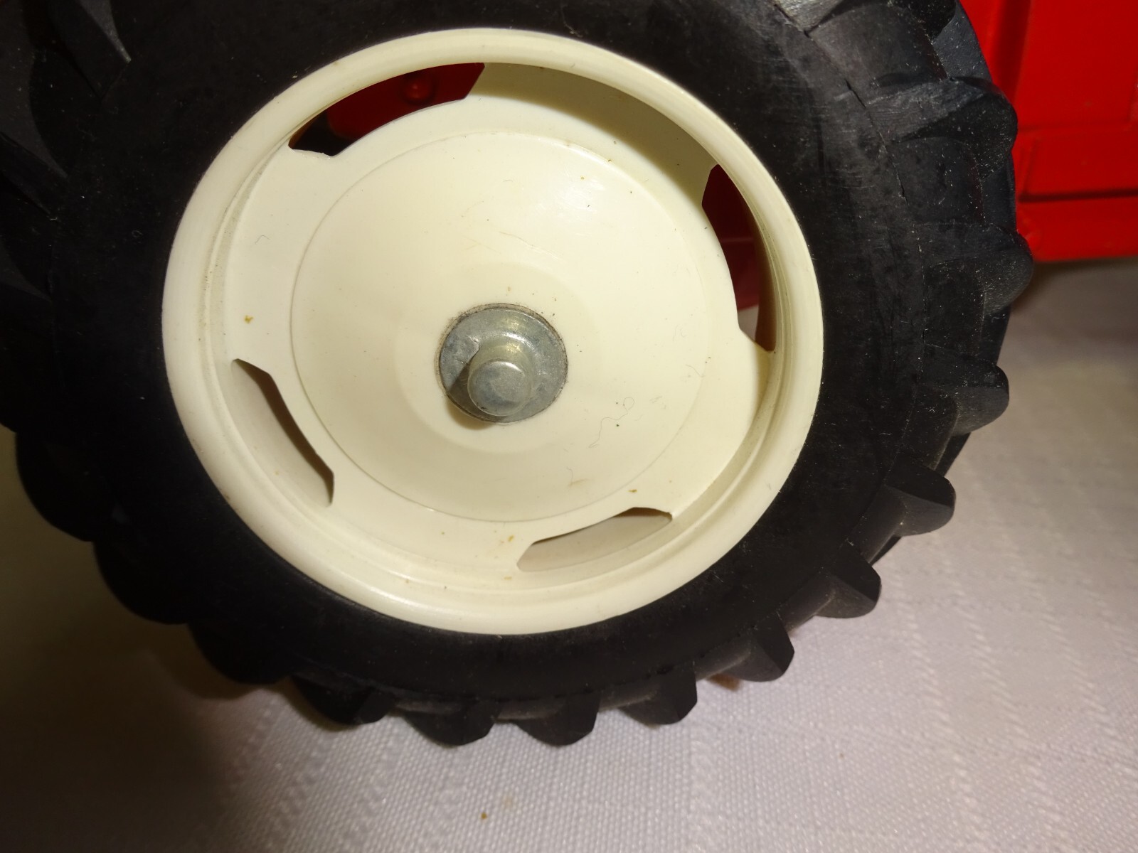 FARMALL IH ALL AMERICAN FARMER TRACTOR SCALE MODEL DIECAST DYERSVILLE