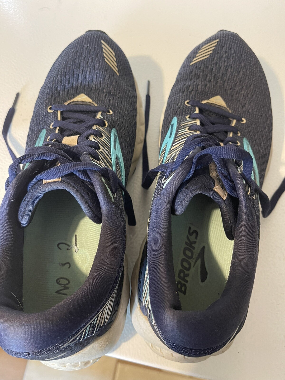 womens brooks gts 19