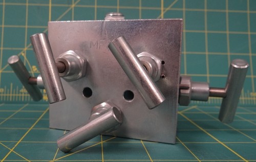 Zinc Coated Steel 5 Valve Manifold - Picture 2 of 7