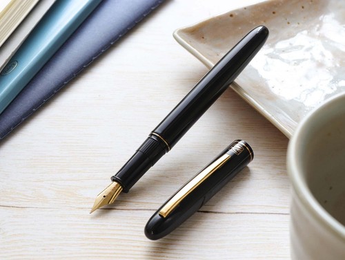 WANCHER Kuretake Chokan Fountain Pen - Kurokasumi Wancher SHARA-Q Fude type - Picture 4 of 5