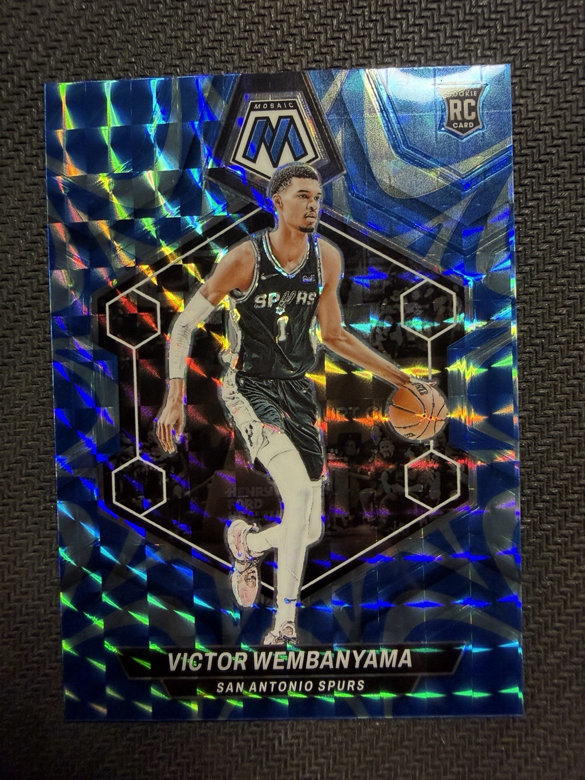 2023-24 Panini Mosaic - Rookies Victor Wembanyama #238 Reactive Blue Mosaic...