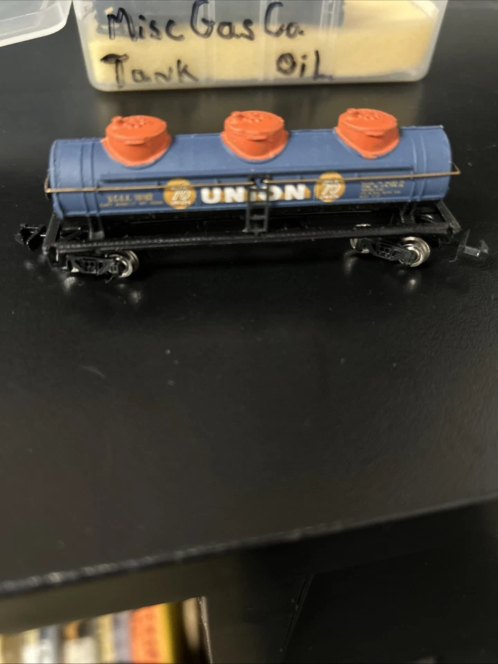 N Scale Chemical Tank Cars Set Of 6 - Image 2 of 4