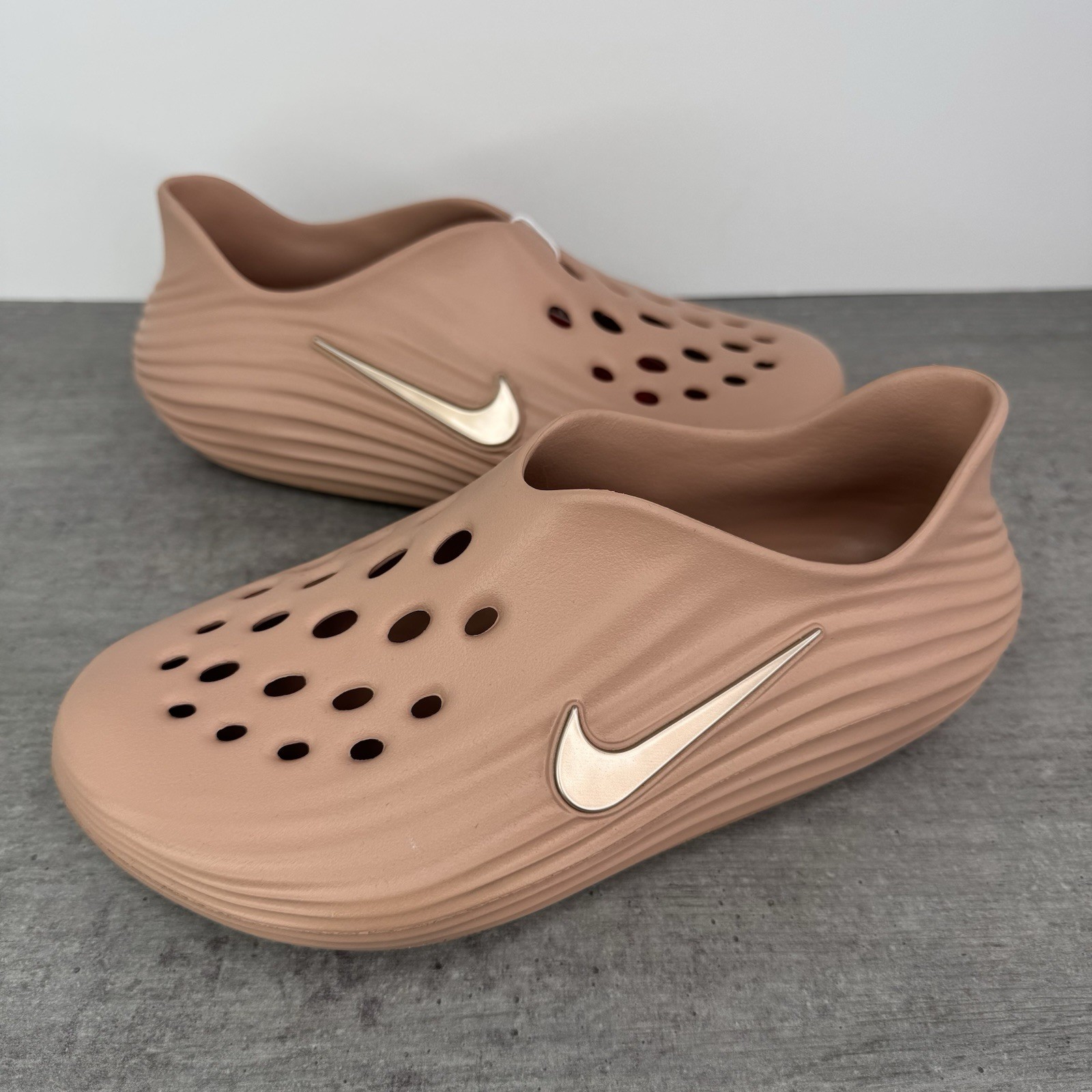 Nike ReactX Rejuven8 “Rose Gold" HV5062-700 Women’s Size 8 / Men’s Size 7 image 3