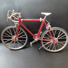 Rennrad - Modell, rot - silber,Metall, bewegliche Bremsen,sehr gut erhalten