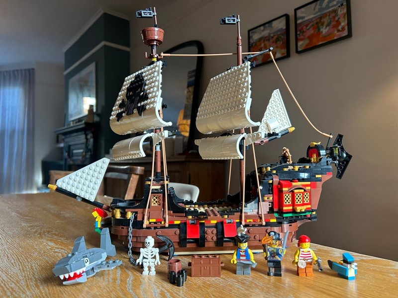 LEGO CREATOR 31109: Pirate Ship