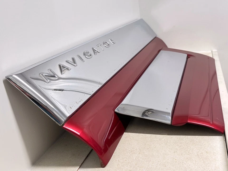 Juego de molduras de puerta izquierda conductor izquierdo Lincoln Navigator 07-14 rojo OEM Foto 3 de 4