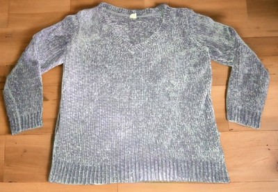 Dari Women's Size M Faded Gray Style Knit Sweater