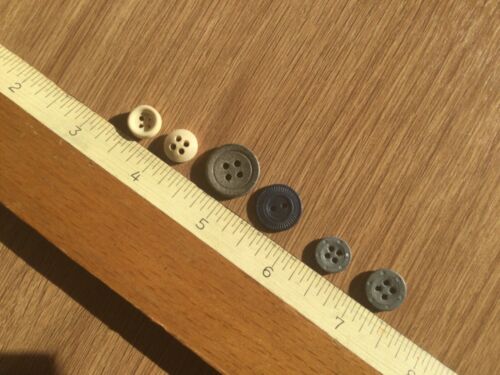 Original German Army WWII uniform buttons - Picture 3 of 4